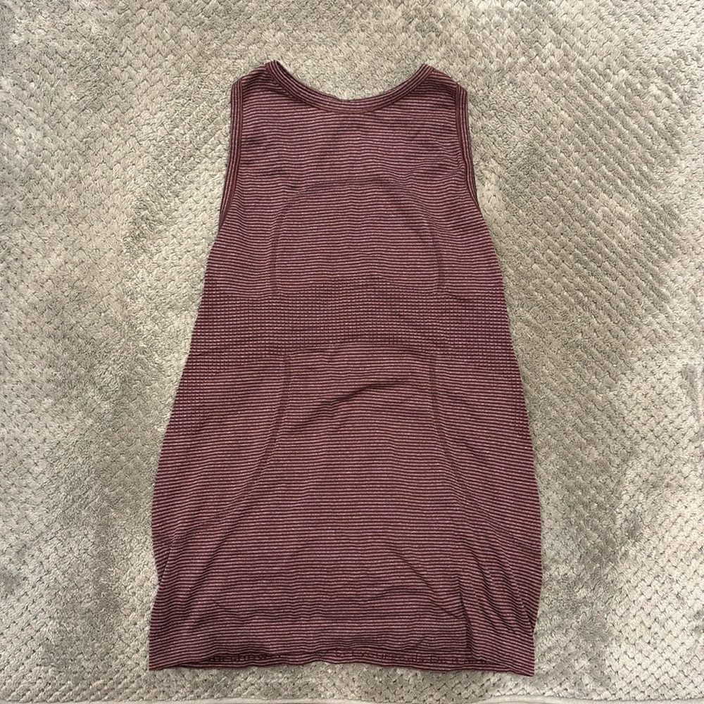 Lululemon tank Cranberry Color